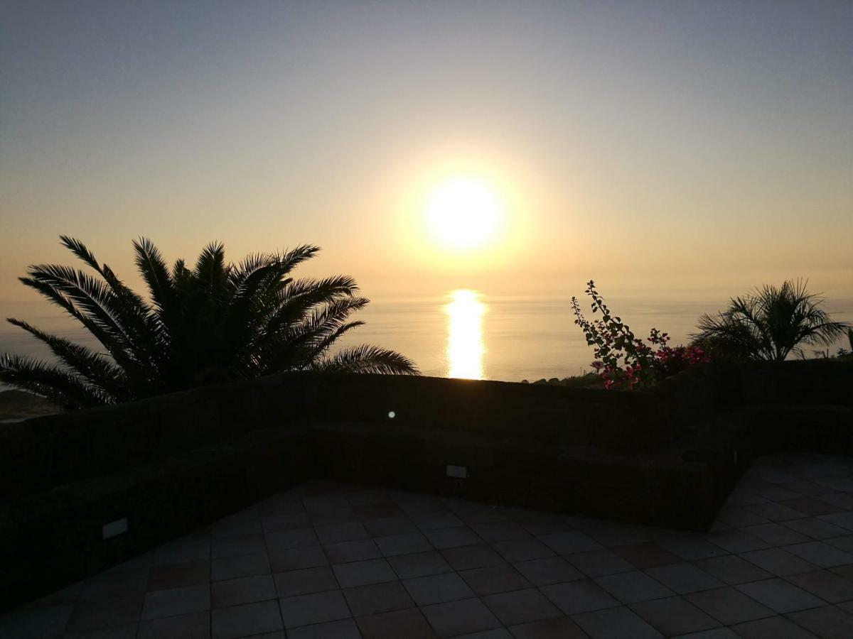 Hotel Dammusi Il Carrubo Kamma Esterno foto