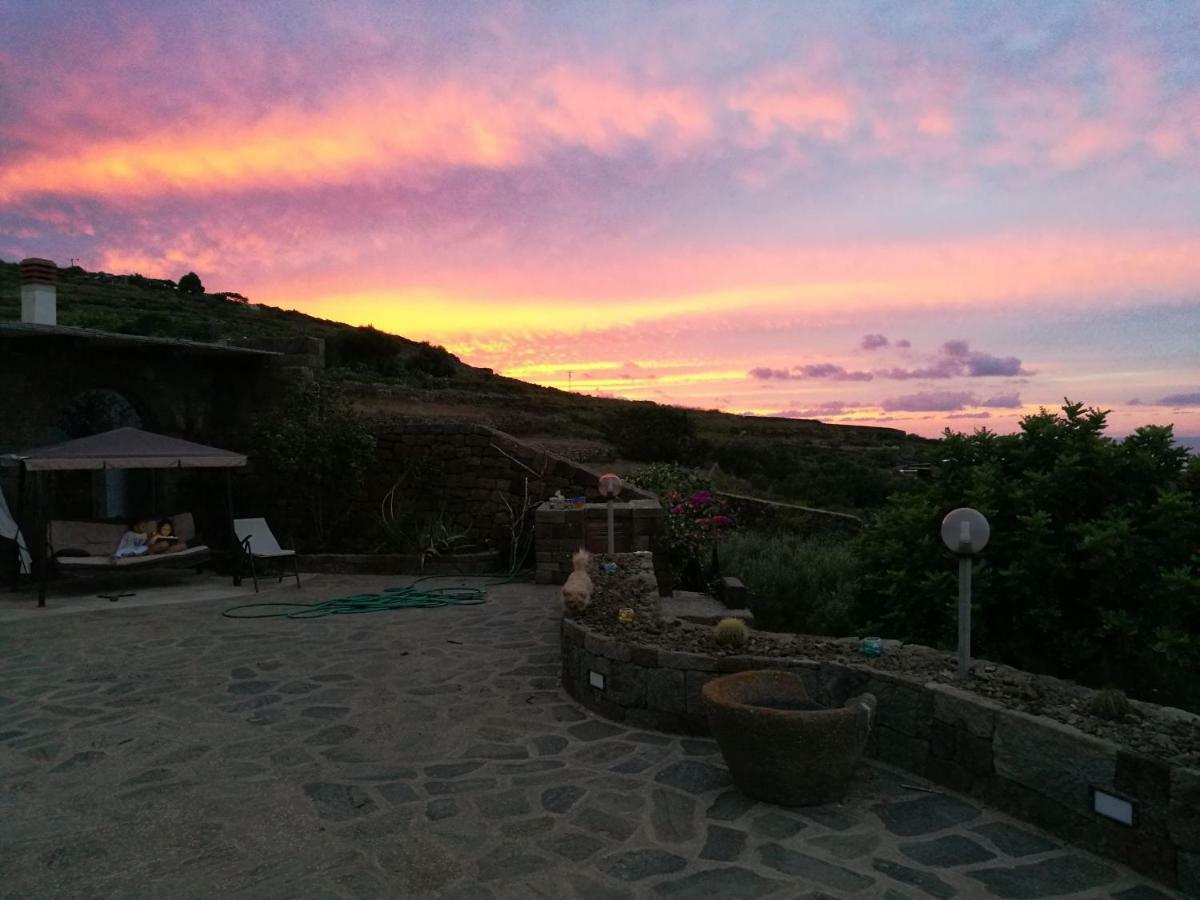 Hotel Dammusi Il Carrubo Kamma Esterno foto