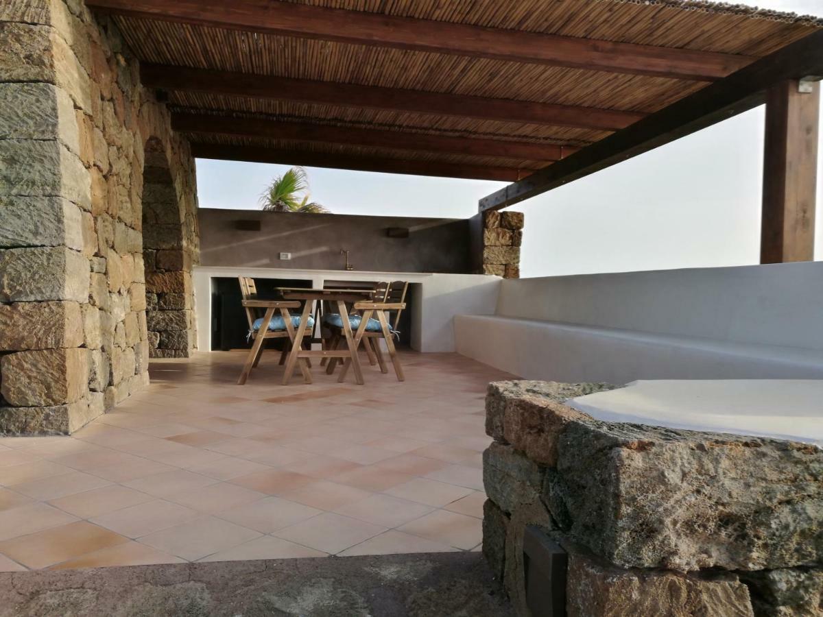 Hotel Dammusi Il Carrubo Kamma Esterno foto